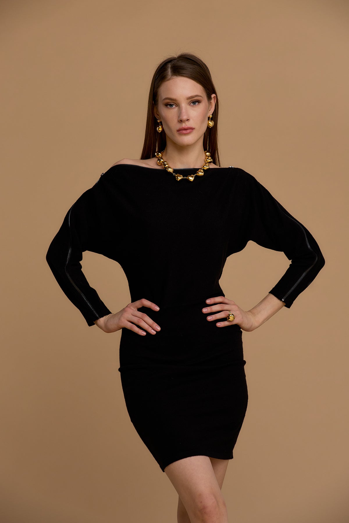 NOSECRETS abito corto (mini dress) dal taglio dritto e leggermente aderente colore eclisse (nero) 263NS047
