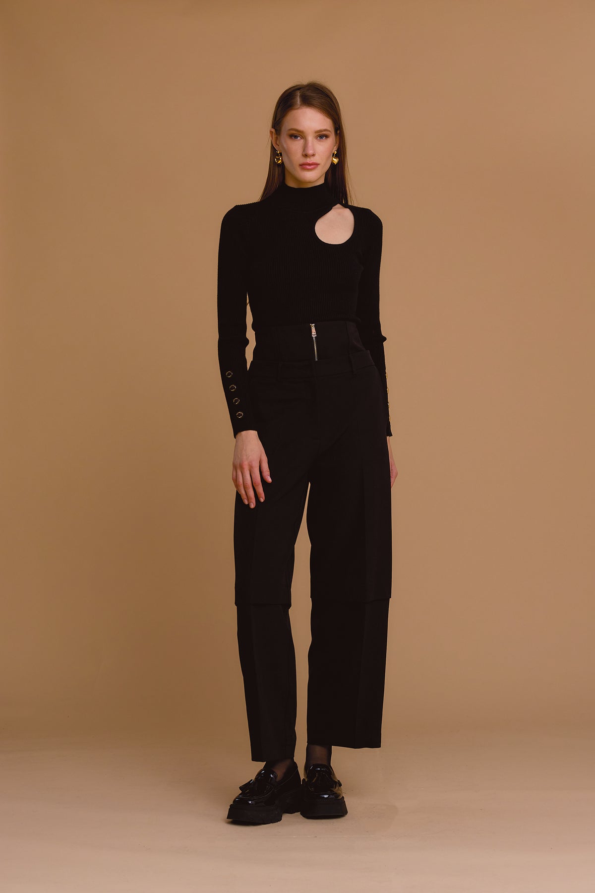 NOSECRETS maglia a maniche lunghe a costine colore eclisse (nero) taglio aderente con apertura asimmetrica (cut-out) all'altezza della spalla 263NS149
