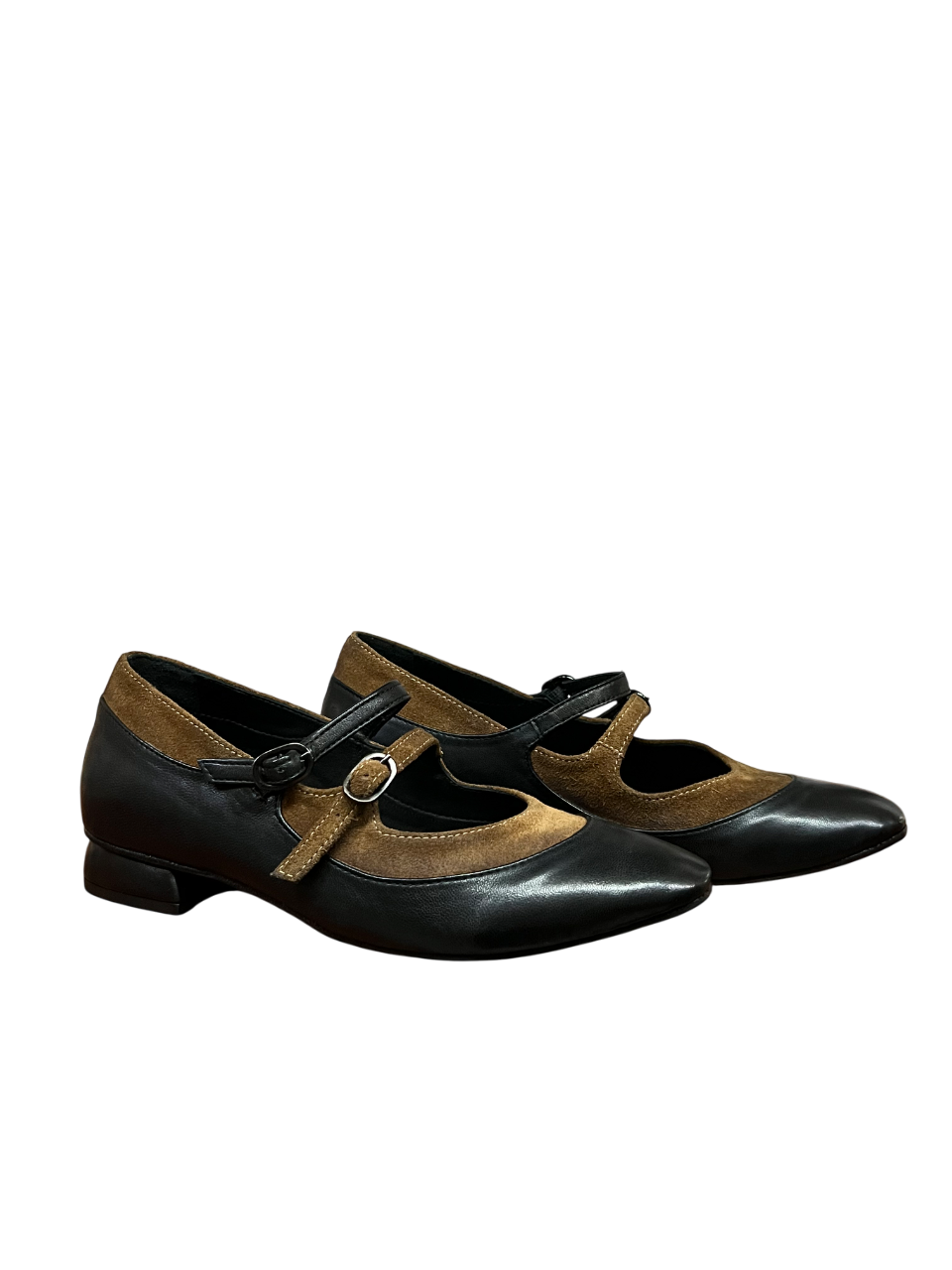 KUDETA’ 524103 Scarpa Donna Nera in Pelle – Dettagli Camoscio Biscotto, Tacco 2 cm, Made in Italy