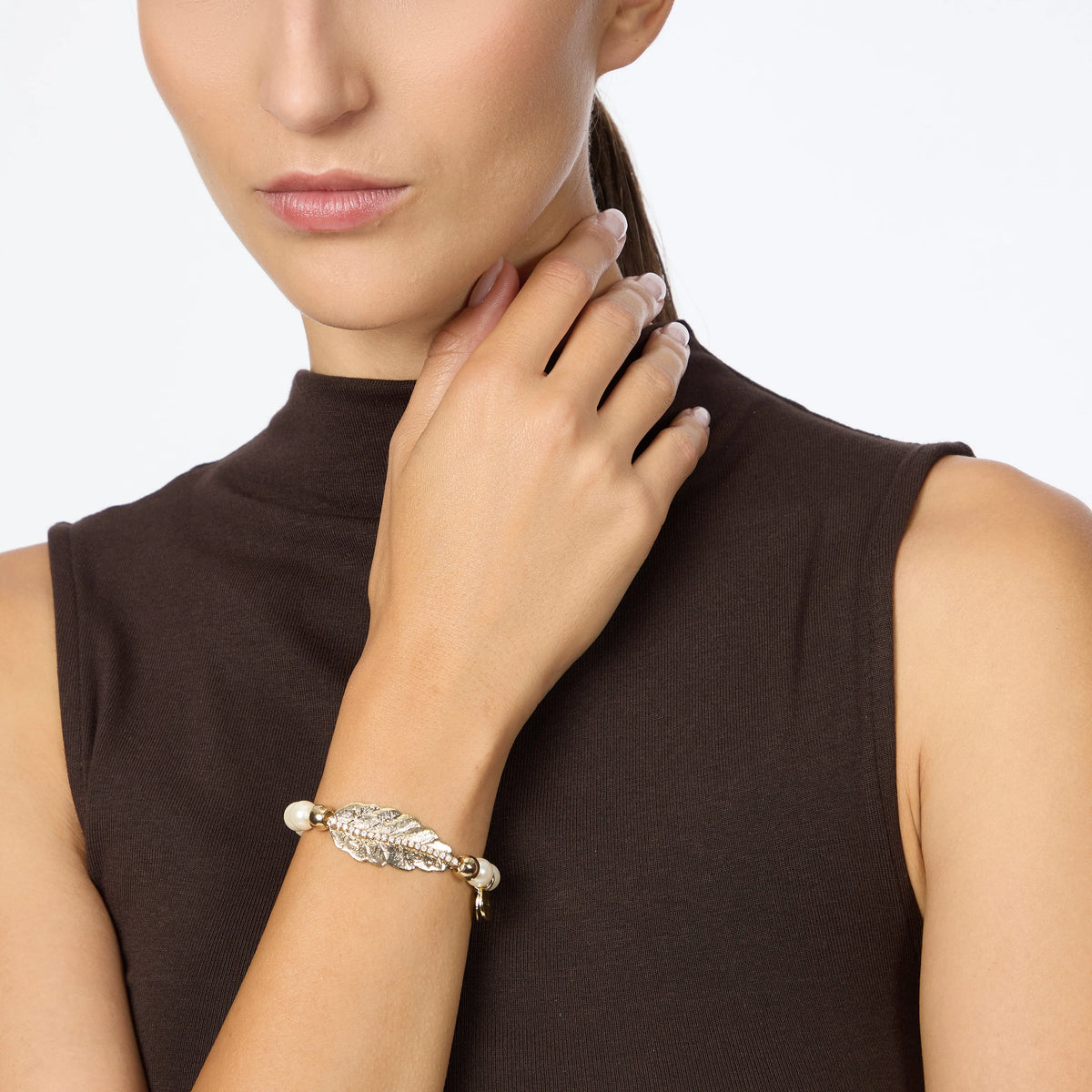 SODINI Bracciale Elastico Donna Daphne Oro con Perle, Foglia Dorata e Zirconi 552531